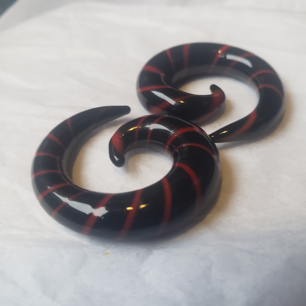 Black and Red Spiral Glass Taper Plugs